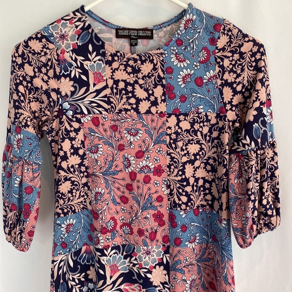 💜3/$15 Three Pink Hearts Floral Patchwork Dress - Picture 2 of 8